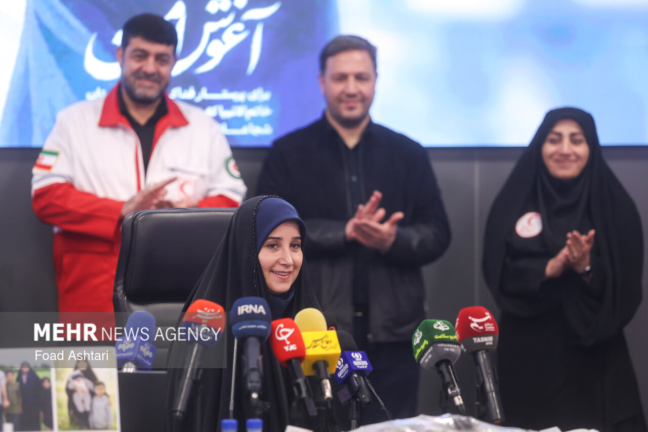 Ceremony to honor relief, health workers held in Tehran