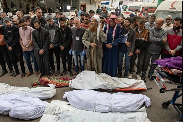 Israel kills 6 Palestinians at Gaza checkpoint: Medics