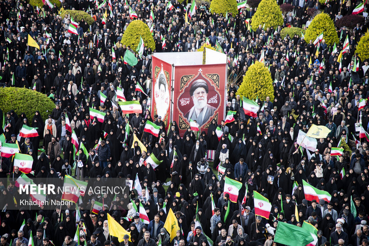 Isfahan mourns for martyred Leader