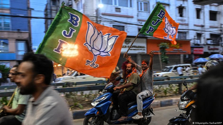BJP Overtakes TMC In West Bengal! Mamata Banerjee Staring At Defeat After 15 Years? | N18V