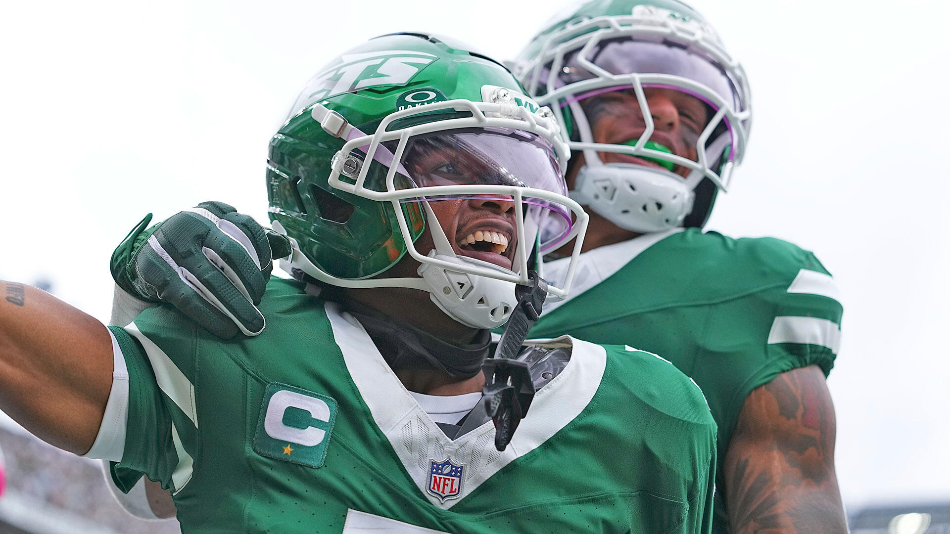 The New York Jets handed running back Breece Hall a three-year, $45.75 million extension on 8 May 2026, making it the third-highest annual average value for a running back in the league—a move that signals both a franchise commitment and a…