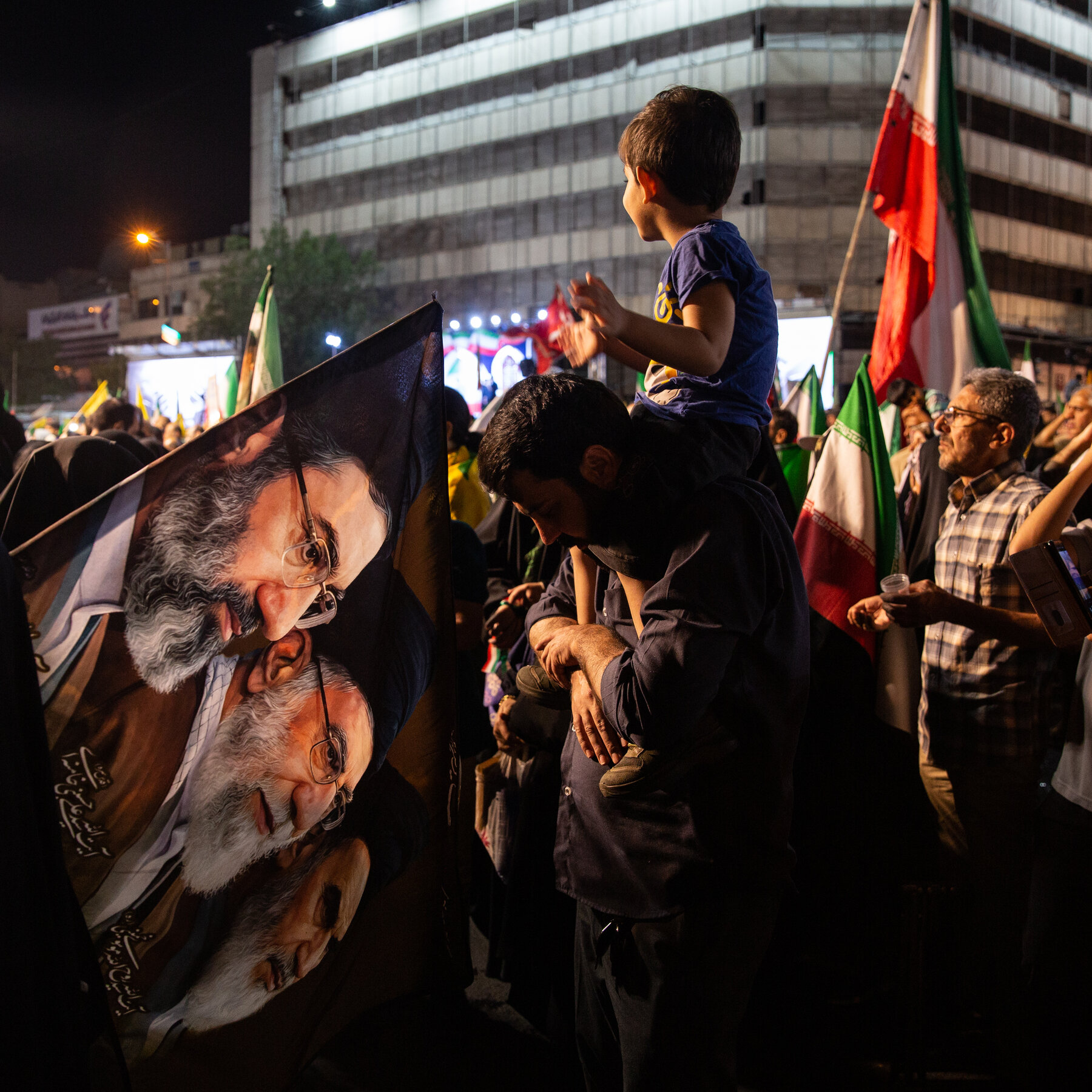 Iran's Foreign Minister spoke with his French counterpart on Sunday, a day after a third round of talks in Oman failed to produce a breakthrough on the nuclear file, as Tehran and Washington remain far apart on the terms of any agreement.