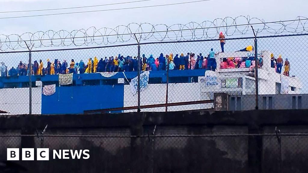 Inmates at Venezuela's INJUBA prison in Barinas seized control of the complex on 25 May 2026 after protesting against alleged physical abuse and torture by a newly appointed director, with National Guard forces unable to retake full control
