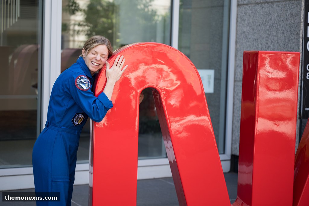 Expedition 73 and 74 Crew Tour Earth Information Center (NHQ202606020042)